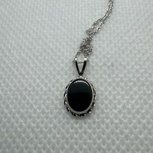 14k White Gold Oval Onyx Pendant Necklace 18” Heirloom Elegant